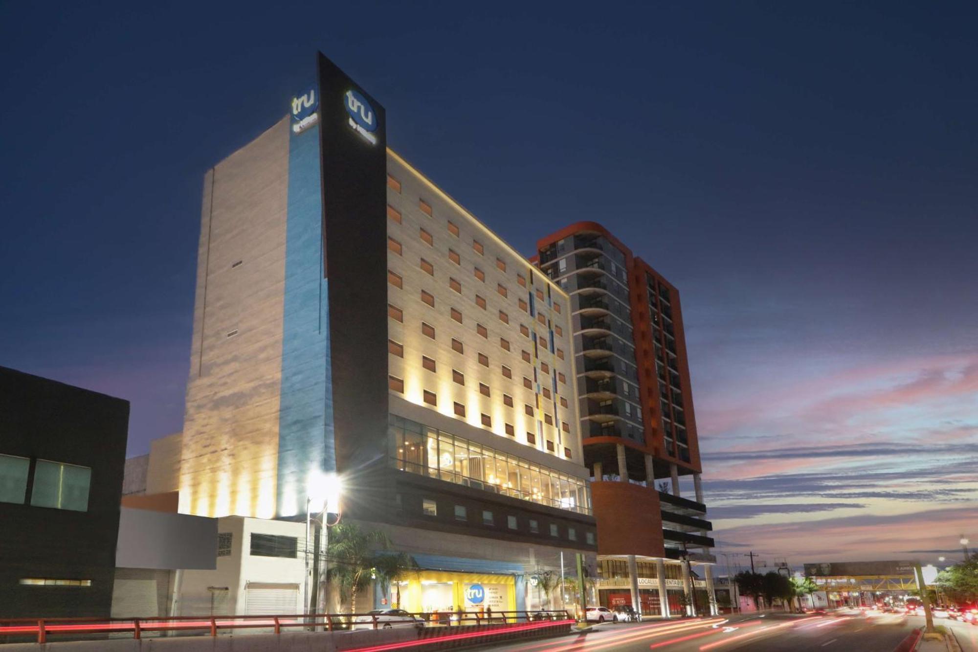Tru By Hilton Monterrey Fundidora Hotel Exterior photo