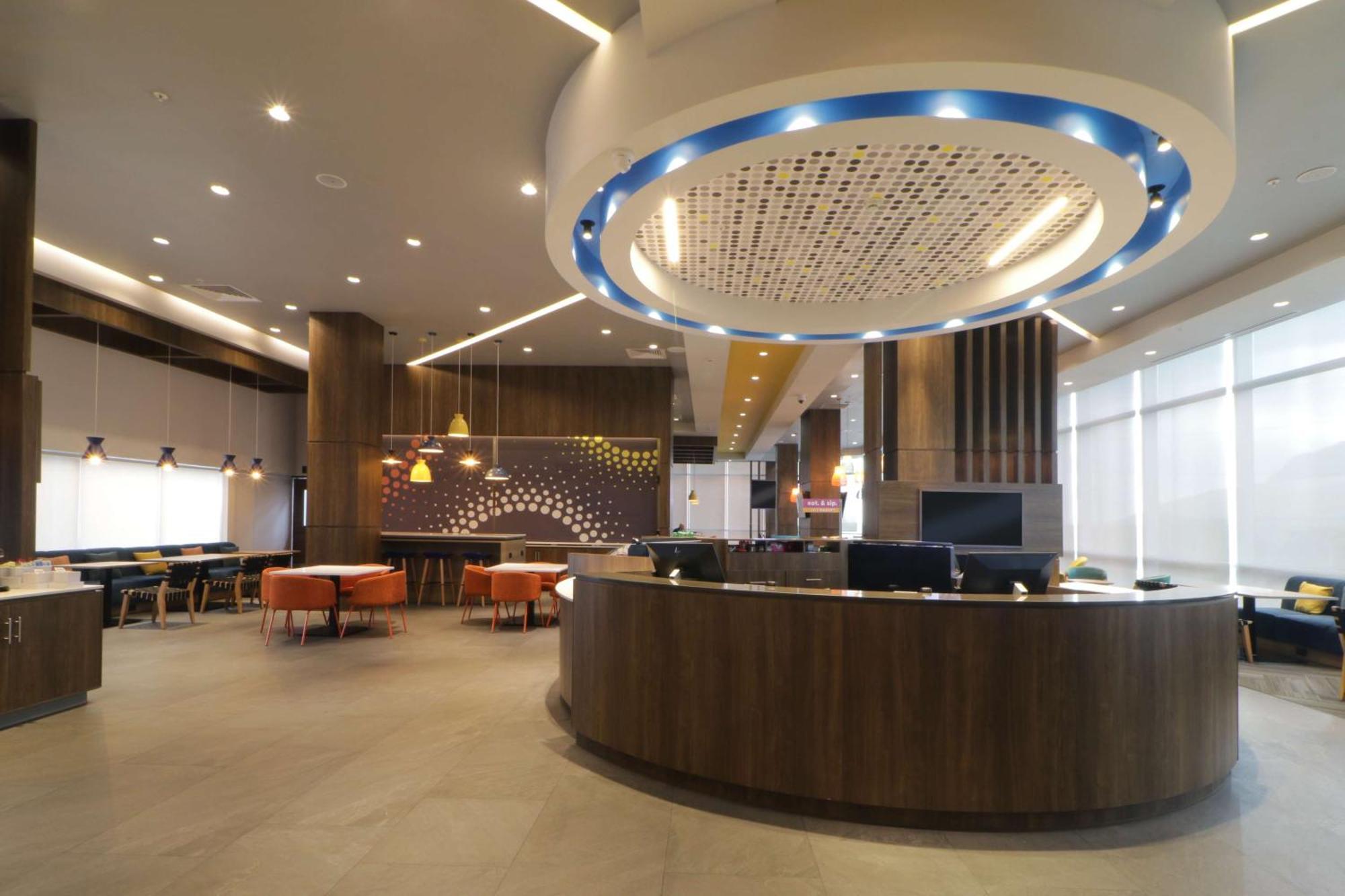 Tru By Hilton Monterrey Fundidora Hotel Exterior photo